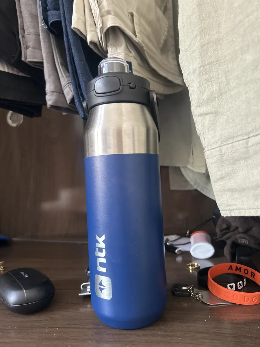 Garrafa Térmica Isomax 1 Litro Trilha Camping Mantem Aquecido Por até 8h e Fria 24h Azul NTK
