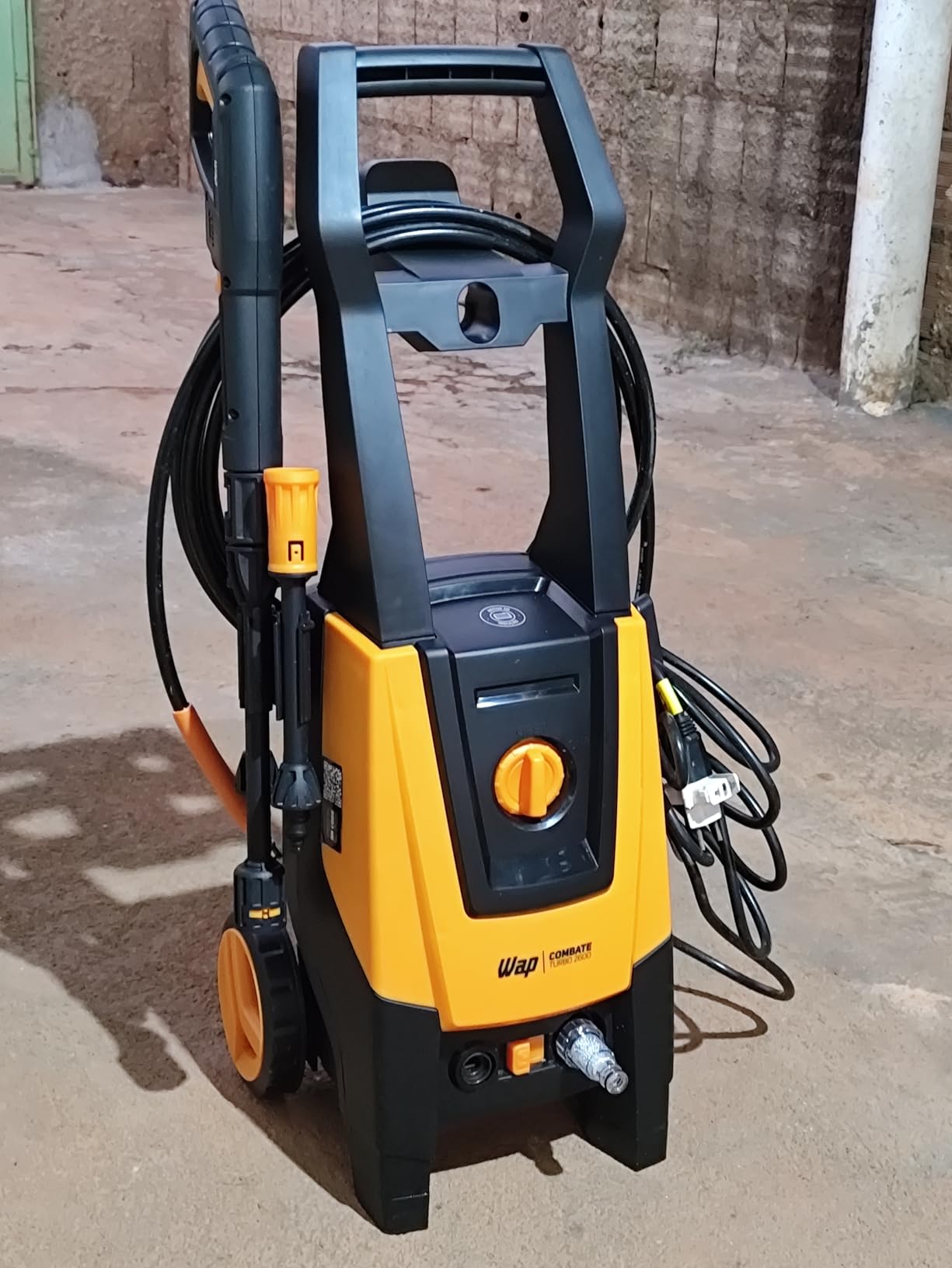 WAP Lavadora de Alta Pressão COMBATE TURBO 2600, Semi Intensivo, 360L/h, 2100psi 1700W 220V